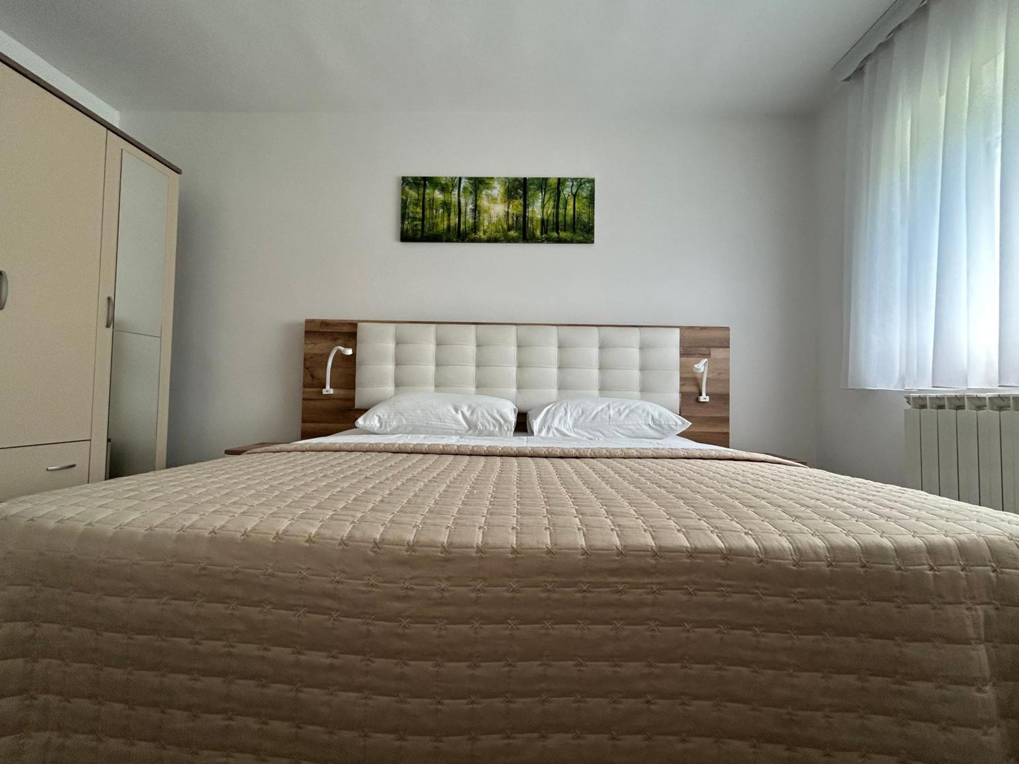 Apartments And Rooms Krizmanic Smoljanac Ngoại thất bức ảnh