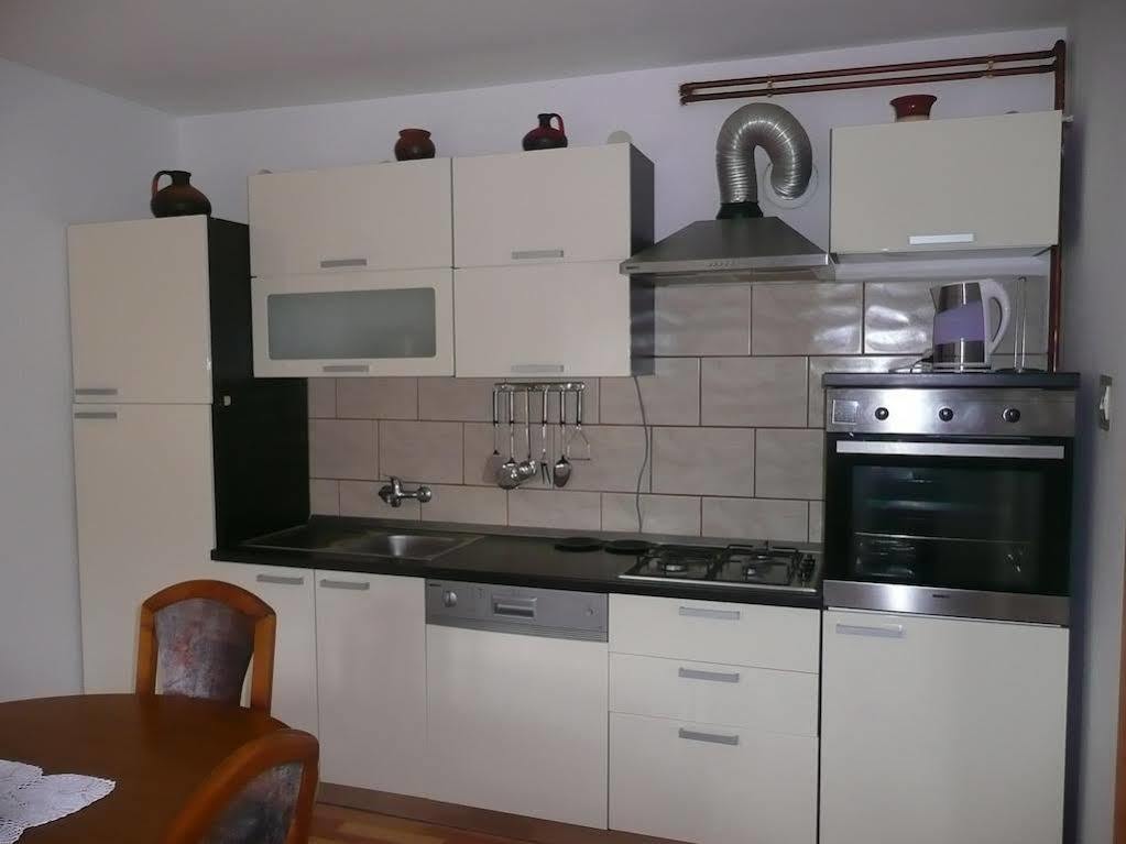 Apartments And Rooms Krizmanic Smoljanac Ngoại thất bức ảnh